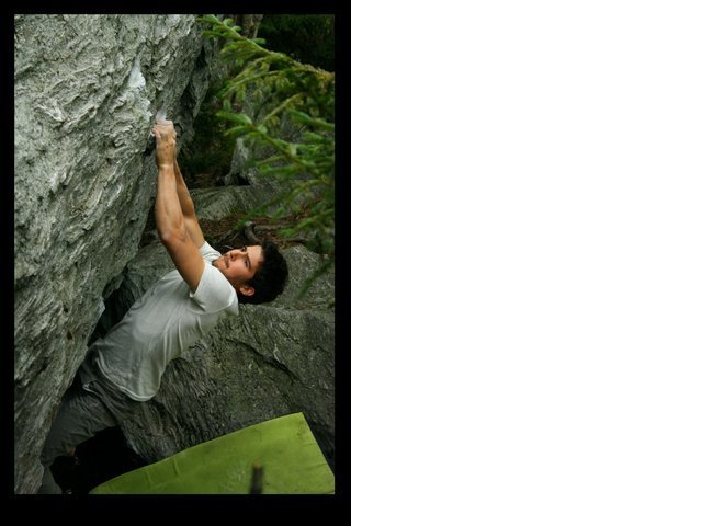 unknown climber on the start of Bejesus V4/5