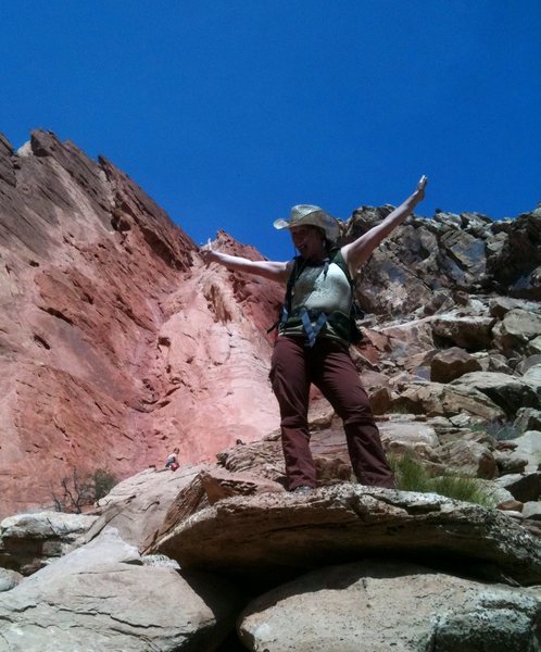 Jenn, upon having successfully found the start of 1000' of fun. (Note the pastey dude at the base of P1.)