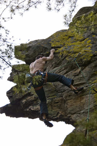 I forgot my left shoe - Chris (from Milwaukee?) had a pair of Anasazi velcros that fit perfectly. He didn't even hesitate to hand it over for the climb. This is one of the best climbing communities I've ever come across.