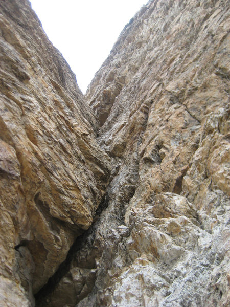 A crappy picture of the corner crack, taken from the belay point halfway up the pitch.