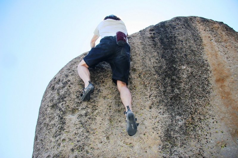 Delicate mantels at the top of The Wave of Hope, V4