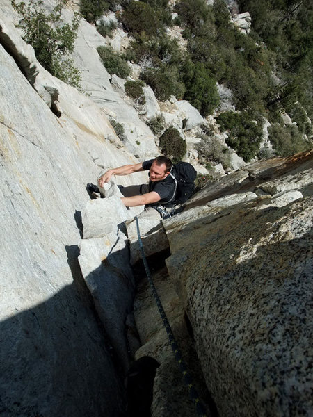 Jascha at the crux flake