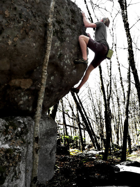 Travis Melin on "The Hive" (v3) on the Hive Boulder, on the Listening Rock Trail (LRT), in GHSP, Va