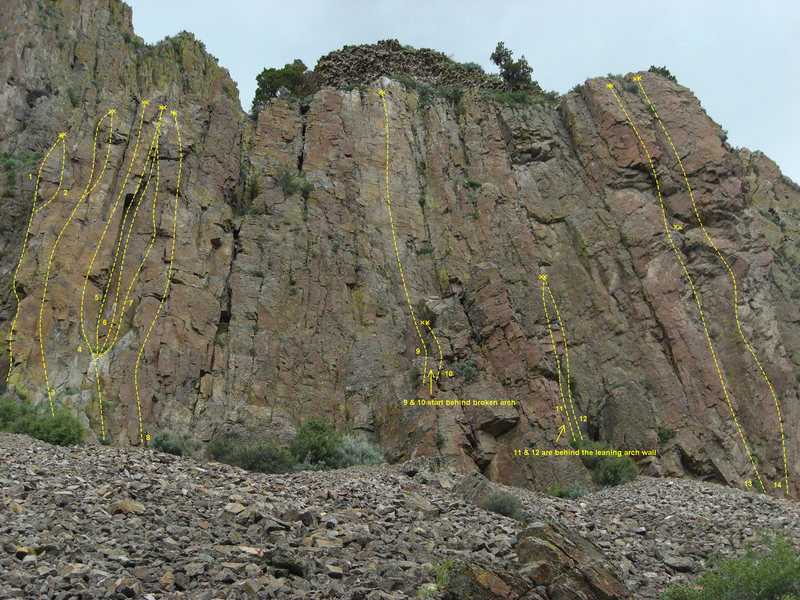 Rock Climbing in Paramount Rock, East Idaho