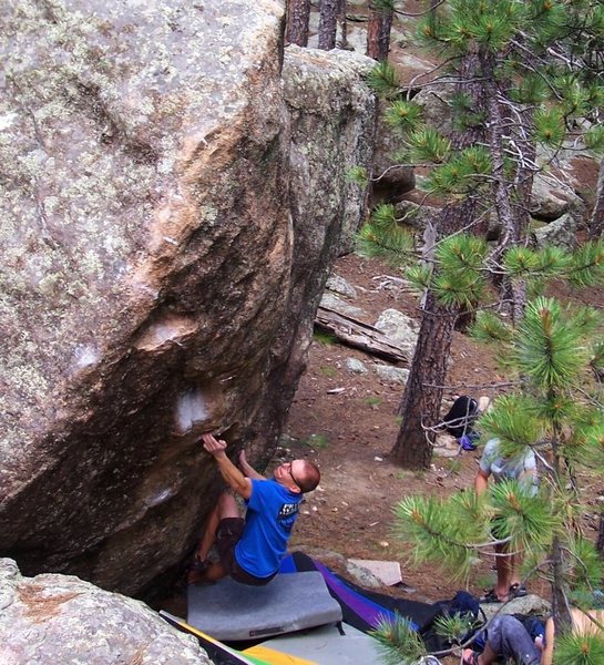Trying Torso Fritter. This one is hard! Will have to wait for next time... Photo: Satermo.