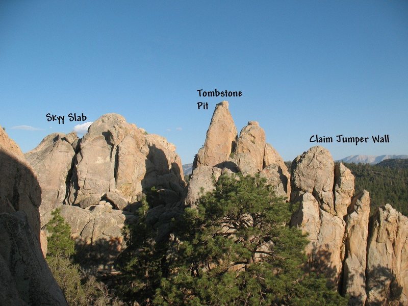 Overview for some of the Central Pinnacles crags, Valley Pinnacles