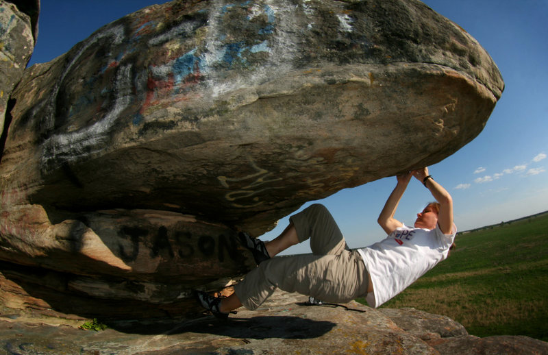 Arel climbing "Butt Cheeks" to the right of "Bert" v-0 Photo: Cody Brundidge
