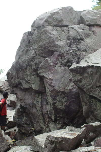 Just around the corner from the Jewel. Tall boulder with not a bad landing.