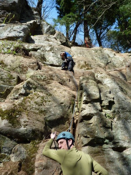 Bill Coe leading Fa of Tribal Therapy<br>
Kyle Silverman Belaying<br>
(Jim Opdycke picture)