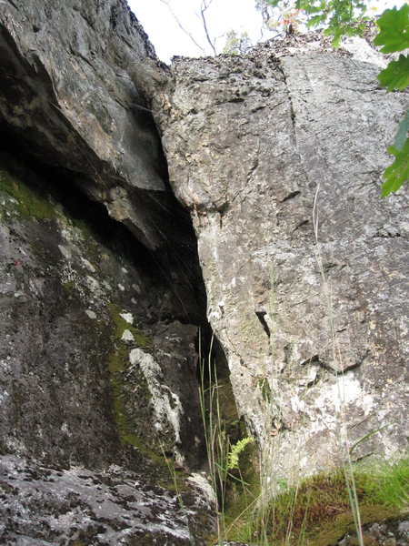 This is the other option to this boxed in section. This looked to steep for the weight I had on. Not much to hold onto and after this rock moss covered ledges.  