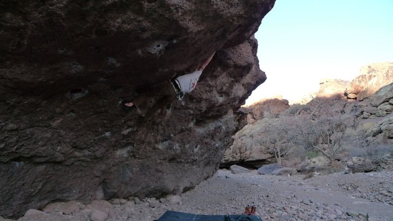Warming up on the Right Roof V3 at Box Canyon, NM