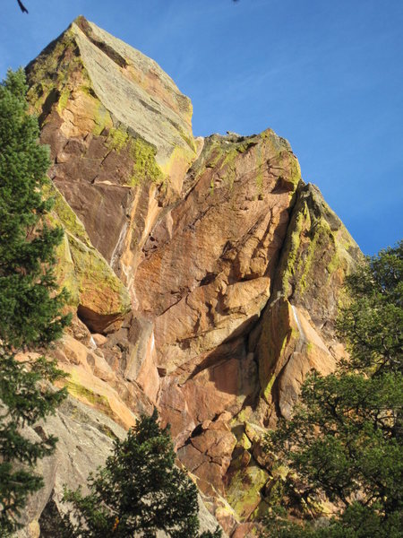 The crack system in the right side of this photo, near the sharp arete, is the second pitch of Fear Of Flying, a pretty nice and exposed pitch.