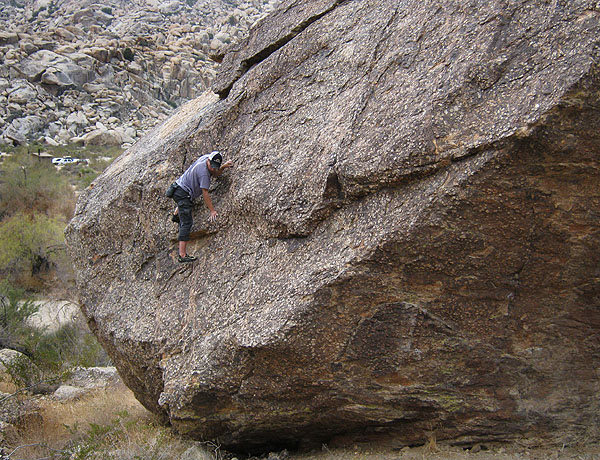 Descending.<br>
Photo by Blitzo.