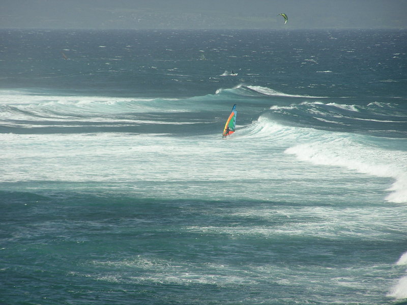 This image shows how the waves were pealing off the point at Hookipa. By the time they got to us they were soo clean!
