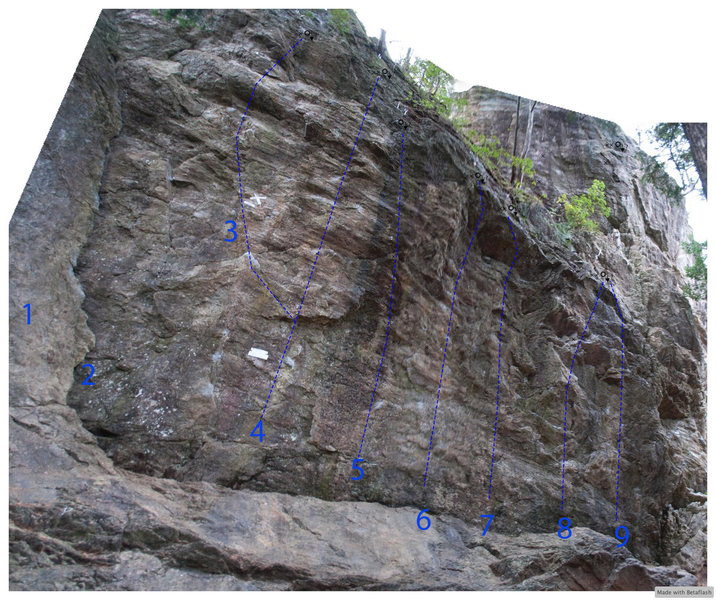 A quick photo of the left side of the main area.<br>
1.10d 2.5.7 trad 3.11b 4.11b/c 5.11c 6.11a 7.10b/c 8. 10b 9. 10b<br>
<br>
Sorry all names are in Japanese. I will update soon.