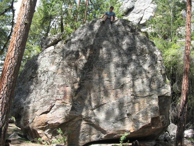 How about them BOULDERS, huh? also there are quite a few sport routes on the walls in the background, ranging from 5.7-5.11 and PLENTY of bouldering from V0 to at least V9