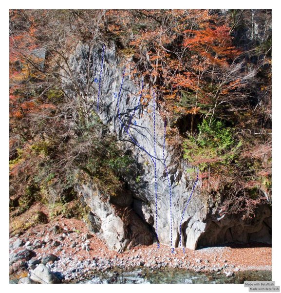 This is the river area. From right to left:<br>
<br>
6 Chibimaruko-chan 11b<br>
5 Ashita no Jo 11a<br>
4 Rikiishi 11a **<br>
3 Dirty Pair 10a/b *<br>
2 Kenshiro 11d<br>
1 Butty Pair 5.9<br>
