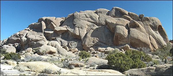 Cunning Rock NW Face.<br>
Photo by Blitzo.
