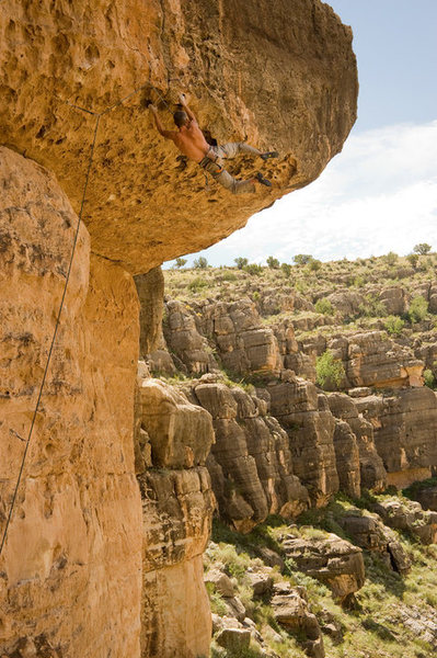 Taking the swing on Big Mouth 5.11+, Chevelon Canyon, AZ<br>
<br>
Dawn Kish Photo