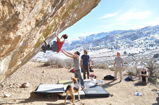 Max Krimmer on Evilution (V10)<br>
Buttermilks, Bishop<br>
<br>
Photo: Elizabeth Michaels