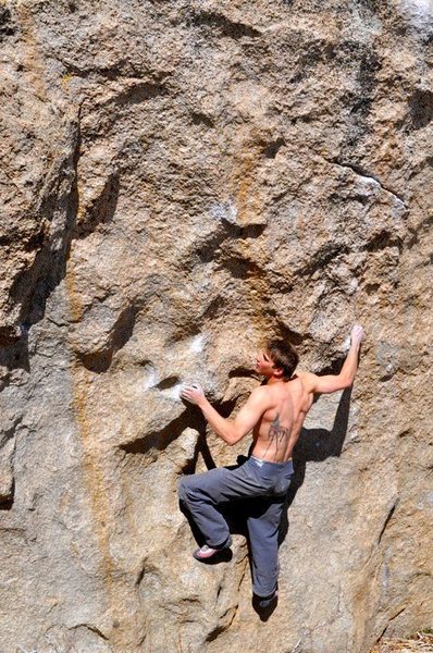Max Krimmer on Zen Flute (V10)<br>
Dale's Camp, Bishop<br>
<br>
Photo: Eli Michaels