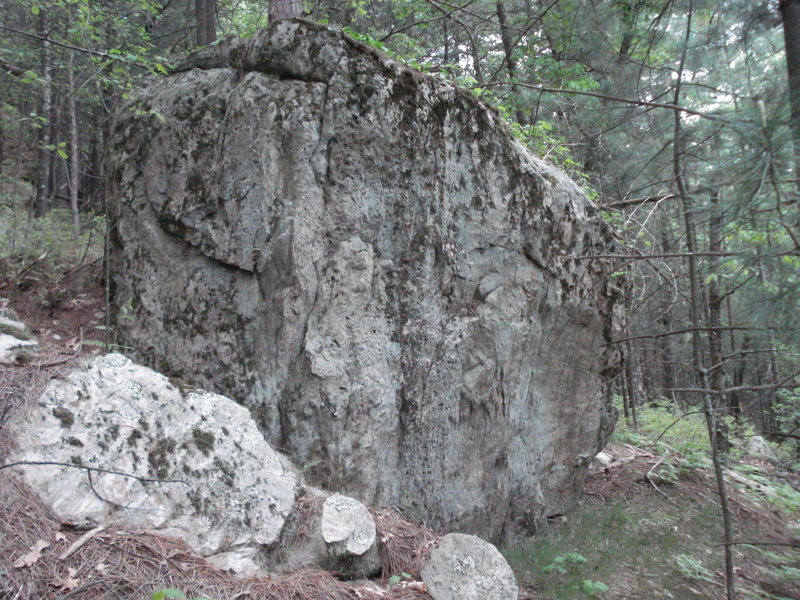 This boulder is just past Super Slab and is about the same size as the Cube. It could have some killer potential but...<br>
1. it needs lots of cleaning<br>
2. it's a bit farther than many other boulders<br>
either way, it looks fun.