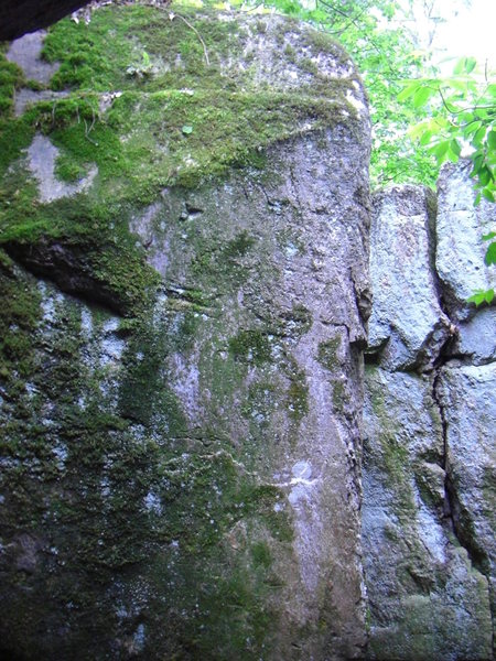 Just as you come out the cave. It's really dirty, but is this something? The crack in the background I also remember doing years ago.