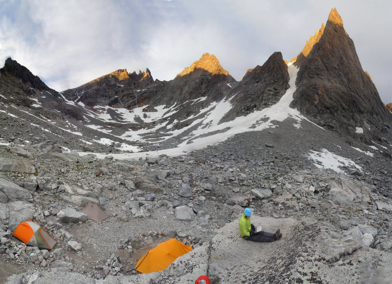 Camp in upper Titcomb Basin.<br>
Mt Helen's Tower 1 on right, Bonney Pass on the left.