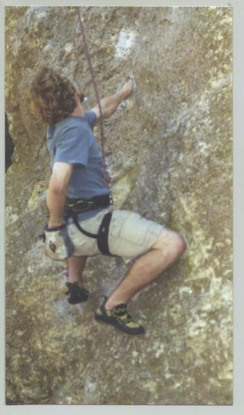Preparing for a mono crux move on some route at Mississippi Pallisades, IL.