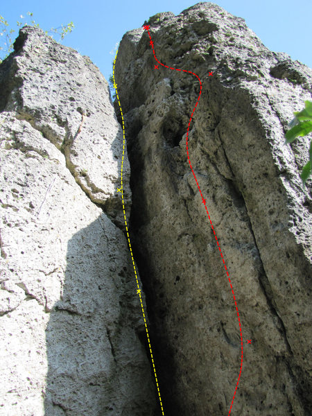 The yellow route which follows the big crack is Schraege Rissverschneidung