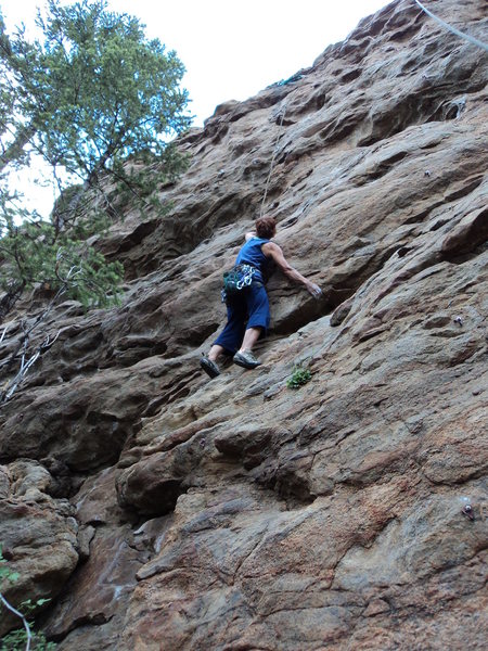 Deb utilizing an undercling.