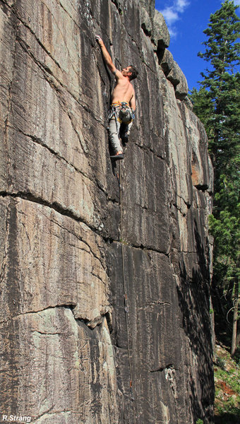 Andy up high near the tricky finish.<br>
Shallow Hale (5.10).