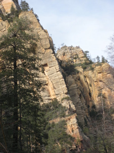 West Fork of Oak Creek Canyon.<br>
route shown "Grapes of Wrath". identified by the striking wide splitter of pitch 2.