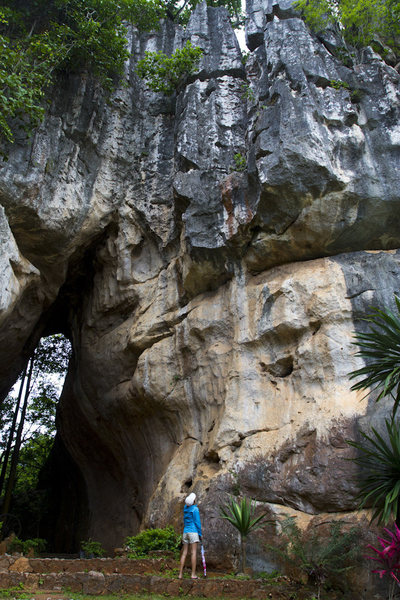 This is a great lime stone in NE Thailand that is not developed and I am looking for thai or foreigner climbers to help develop this area. The are is in Khon Kaen region , 2 hour drive from Khon Kaen city.