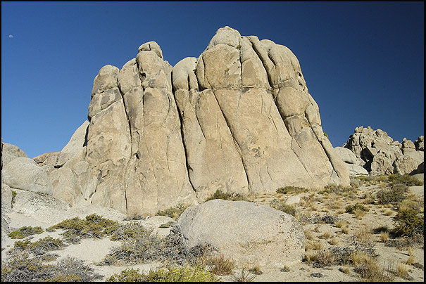 Surveyor Rock.<br>
Photo by Blitzo.