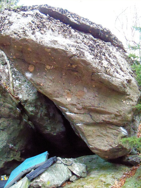 "Beastmaker" (v7) follows the left arete after the sitstart at the very bottom. top out is the left portion of the face.<br>
<br>