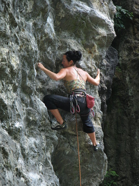 Starting into the pump crux section - unknown Québécoise climber