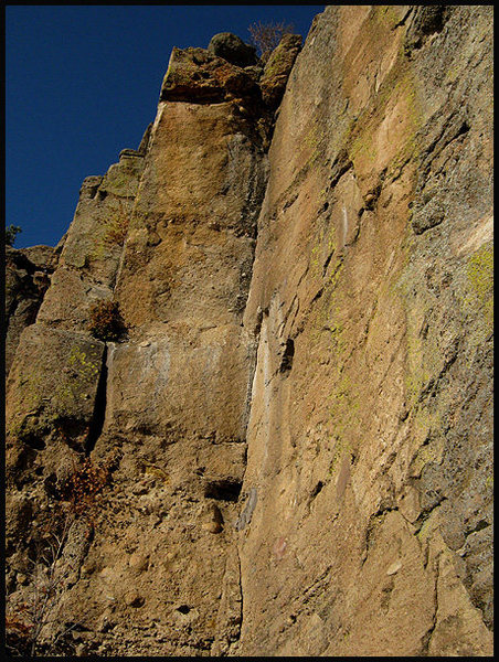 "Elf Jism Dihedral".<br>
<br>
Photo by Blitzo.