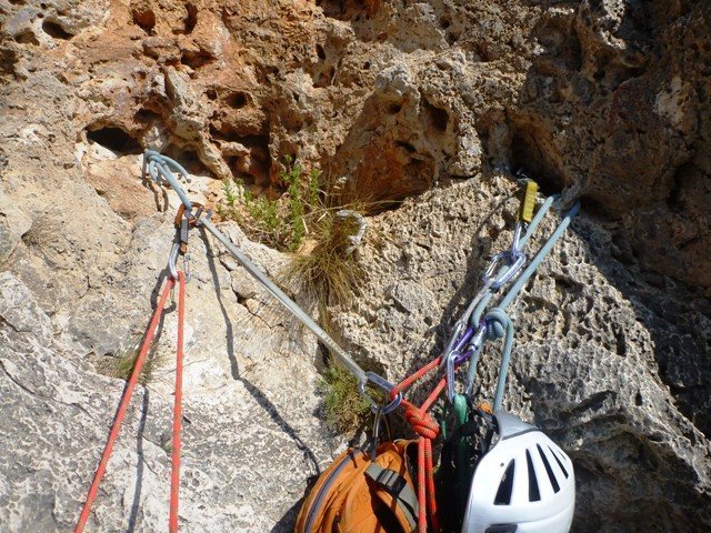 Dubious thread belay at the end of the 3rd pitch of Albahida