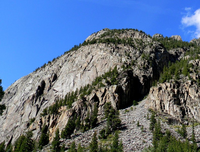 Ophir Wall and Cracked Canyon on the right in the shade. The approach is straight up the scree.