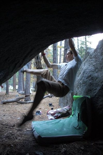 the mechanic v6, curry bouldering