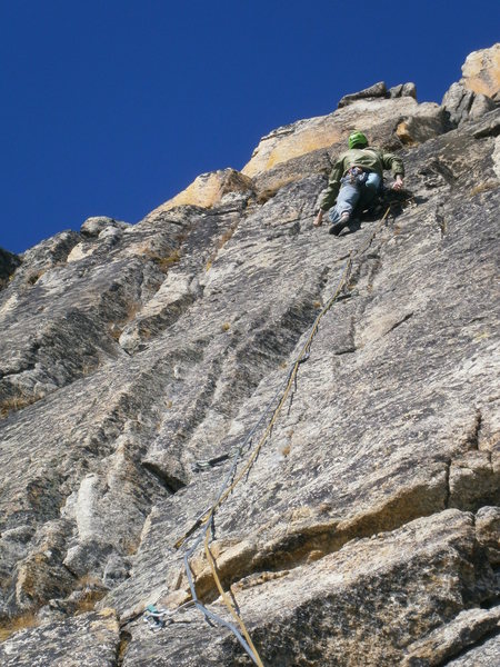 Pitch seven - actually, got on a neighbouring route by accident (estimated 6a)- the Perrenoud line breaks right for an obvious corner early in the seventh pitch.