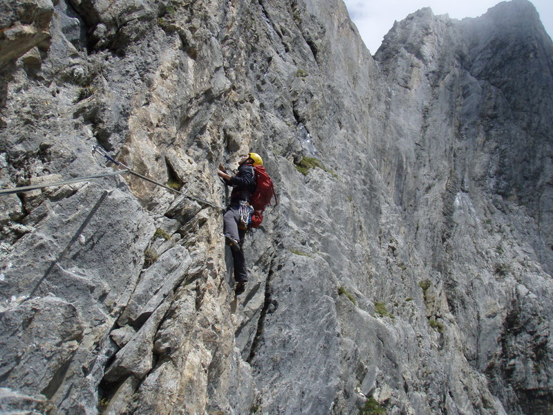 Early in pitch six of Naebel und Chempae. This and the following five pitches continue in similar fashion - steep, highly featured terrain.