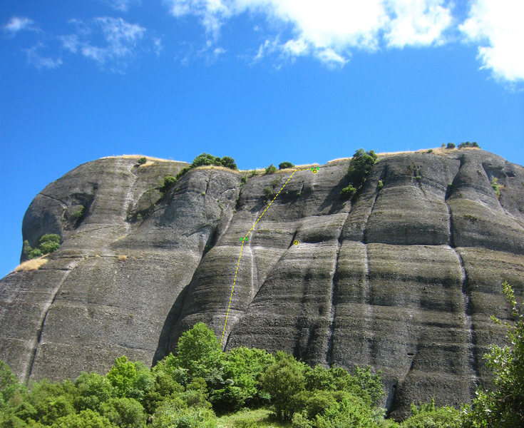 The north face of Doupianifels contains a high concentration of good introductions to Meteora climbing.