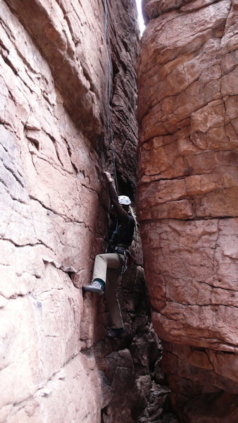 Hanna starting Lil' Devil, which is also start of this climb, showing the form of not leaning against the back wall!
