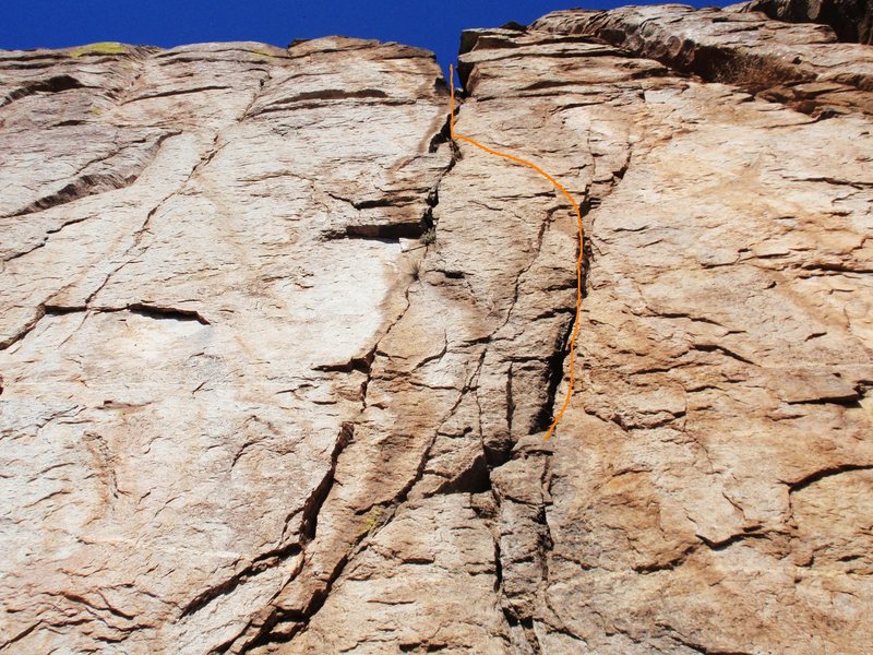 Not exactly the perfect splitter I was envisioning, must climb better than it looks..Moves left to the next crack look burly!