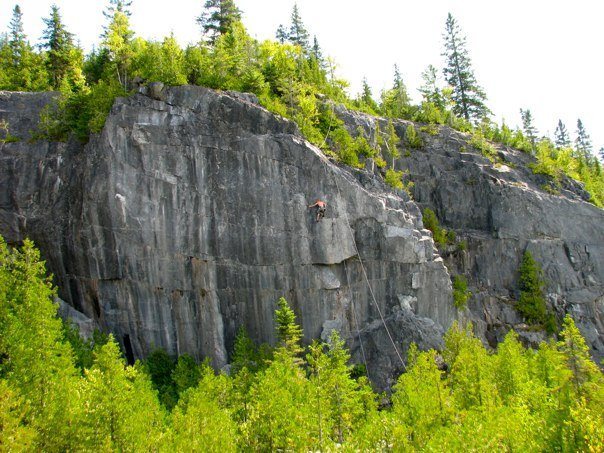 This is the first free attempt on "Don't be Jenga" Sept/2009. <br>
Eric Fox saw the line and was the first person to start aiding it in the spring of 2009.