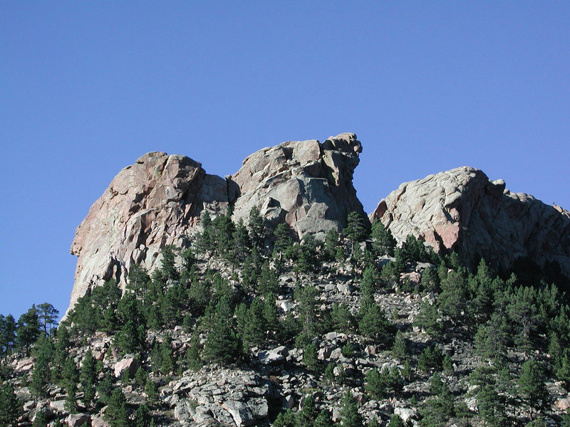 Rendezvous Buttress on left side of gully, Tunnel Wall Left and the Curl on the right