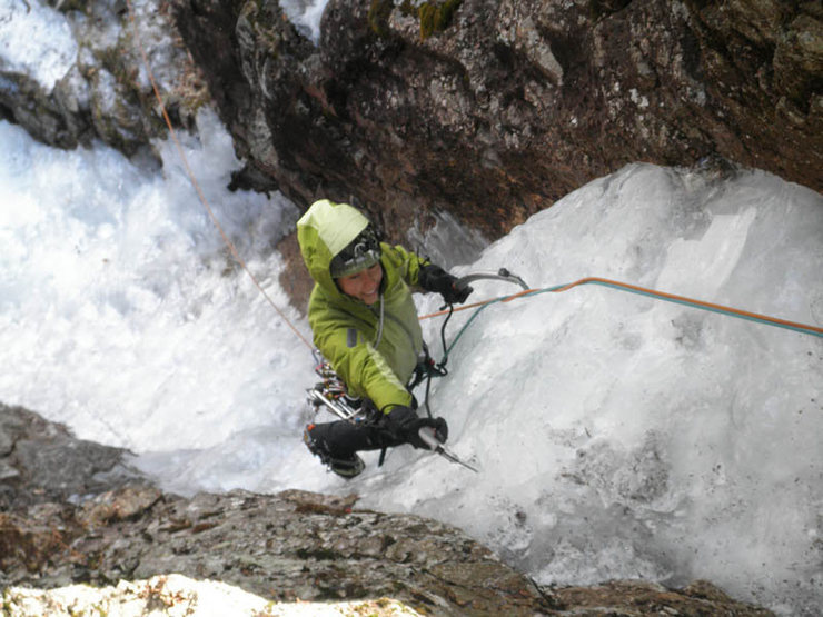 Maryana making the crux exit column look easy...