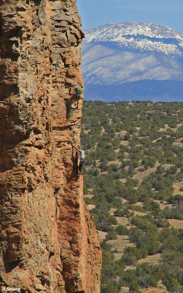 Daniel & Leo trying out<br>
the new 3rd pitch on<br>
Heat Seeker (5.11-)